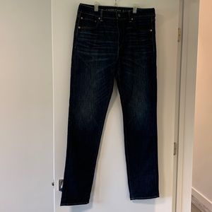 NEVER WORN AMERICAN EAGLE JEANS